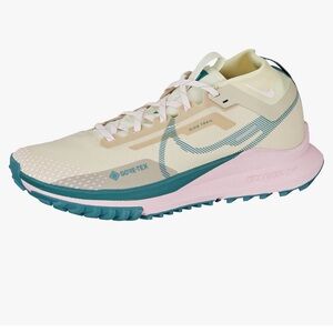 Women’s size 9.5 Nike React Pegasus Trail 4 GTX DJ7929-100 running shoe